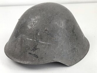 Nationale Volksarmee der DDR, Stahlhelm,  gebraucht, guter Gesamtzustand, die Glocke datiert 1958