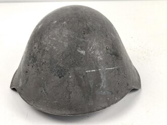 Nationale Volksarmee der DDR, Stahlhelm,  gebraucht, guter Gesamtzustand, die Glocke datiert 1958