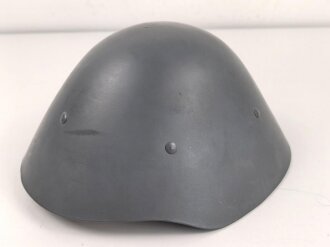 Nationale Volksarmee der DDR, Stahlhelm aus Kunststoff...