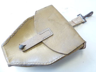 Tasche für Zünderstellschlüssel der Wehrmacht aus gelbem Ersatzmaterial, leider leicht defekt, garantiert Original