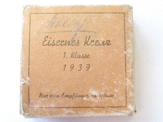 Pappumverpackung zum Eisernen Kreuz 1.Klasse 1939. Hersteller Fritz Zimmermann , Stuttgart. Innen geklebt