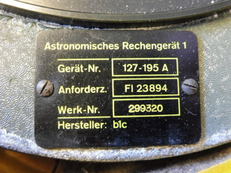 Luftwaffe, Astronomisches Rechengerät ARG1, Fl 23894. Augenscheinlich komplett und gut, Funktion nicht geprüft. Im zugehörigen Transportkasten