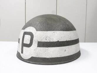 Schweiz, Stahlhelm M48/62 der Militärpolizei ?...