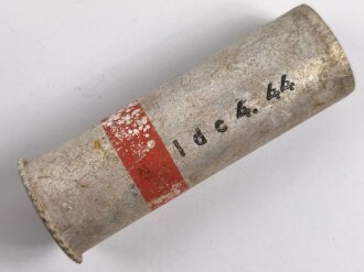 Abgeschossene Aluminiumhülse für die Signalpatrone Einzelstern Rot, datiert 1944, Hersteller ldc (Deutsche Pyrotechn. Fabriken G.m.b.H. Werk Cleebronn)