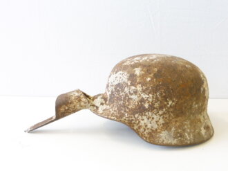 Jaucheschöpfer aus Stahlhelm M35/40 der Wehrmacht . Nachkriegsprodukt "Schwerter zu Pflugscharen "