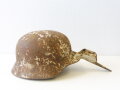 Jaucheschöpfer aus Stahlhelm M35/40 der Wehrmacht . Nachkriegsprodukt "Schwerter zu Pflugscharen "