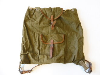 Rucksack aus Materialresten der Wehrmacht , Nachkriegsanfertigung  " Schwerter zu Pflugscharen "