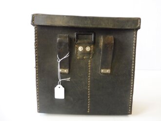 Tasche zum Brustmikrofon 33 der Wehrmacht datiert 1940