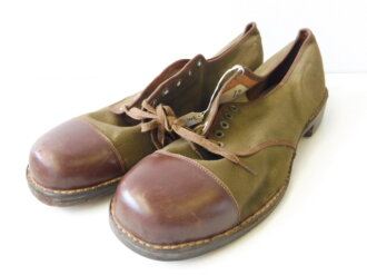 Kanada 2.Weltkrieg, Paar Halbschuhe in sehr gutem Zustand datiert 1942, Sohlenlänge 31,5cm