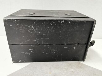 British WWII AC Power Unit for Communication Reveiver P.C.R. ZA26706 - Philips Electrical. Original paint, function not checked