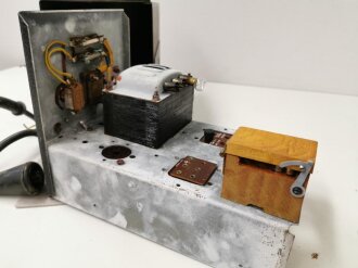 British WWII AC Power Unit for Communication Reveiver P.C.R. ZA26706 - Philips Electrical. Original paint, function not checked