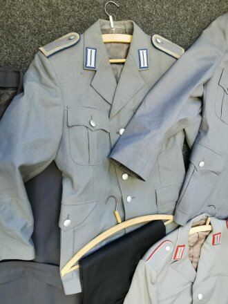 8teiliges Konvolut Uniformen Bundeswehr