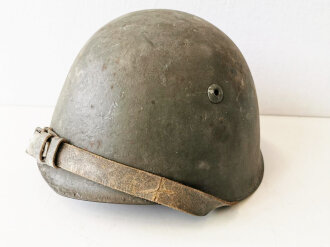 Italien , Stahlhelm M33, Nachkriegsfertigung, die Innenfutterbefestigung repariert und neu lackiert