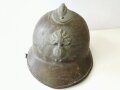 Frankreich, Stahlhelm M26 der Infanterie. Originallack, das Emblem alter Art, ungereinigtes Stück