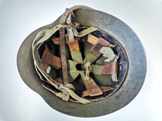 Spanien, Stahlhelm M42, Originallack, ungewöhnliches Innenfutter