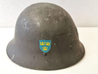 Schweden, Stahlhelm M21, von der Armee überlackiertes Stück