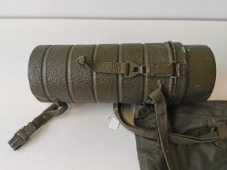 Bundeswehr Gasmaske M54 mit Filtereinsatz  in Transportbüchse mit Trageriemen, Zubehör und Gasplanentasche