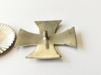 Eisernes Kreuz 1. Klasse 1914 an Sternschraubscheibe. Einteiliges, nicht magnetisches Stück wohl aus Schickle Fertigung