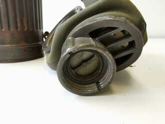 Wehrmacht Gasmaske in Dose Modell 1938, Die Dose Originallack, datiert 1942