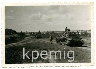 Aufnahme von Panzer III auf dem Vormarsch, Maße 6 x...