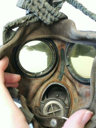 Gasmaske Wehrmacht, angetrocknet