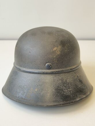 Stahlhelm Luftschutz , Originallack und Abzeichen, ungereinigtes Stück