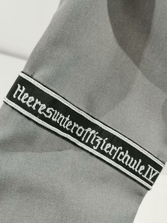 Bundeswehr, Dienstrock für einen Offizier der Artillerie Heeresunteroffizierschule IV, die Effekten original vernäht