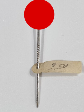 N.S. Sympathie Abzeichen ,auf der Spitze stehendes Hakenkreuz, Höhe von Spitze zu Spitze 12mm. Ungetragenes Stück, wohl Restbestand eines Juwelier