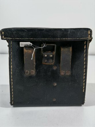 Tasche zum Brustmikrofon 33 der Wehrmacht aus Ersatzmaterial