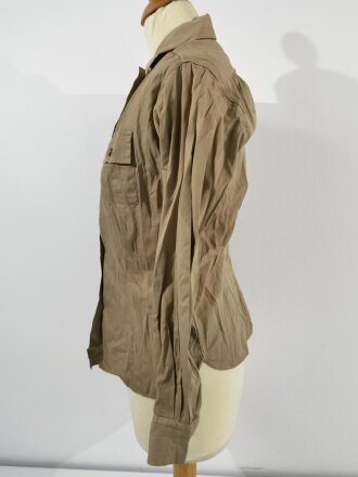 U.S. most likely WWII, Women´s Khaki Shirt, used  (Brustweite: 54 cm, Taille: 46 cm, Länge ab Schulter: 62 cm)