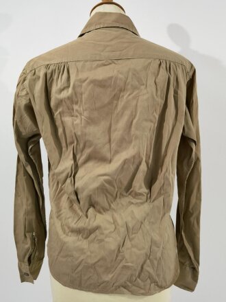 U.S. most likely WWII, Women´s Khaki Shirt, used  (Brustweite: 54 cm, Taille: 46 cm, Länge ab Schulter: 62 cm)