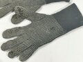 Paar Strickhandschuhe für Mannschaften und Unteroffiziere, graugrün mit 3 Grössenstreifen. Getragenes Paar