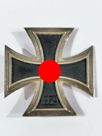 Eisernes Kreuz 1.Klasse 1939. Hersteller "L/54" unter dem Gegenhaken für Schauerte & Höhfeld, Lüdenscheid. Schwärzung des Hakenkreuzes 100%, magnetisch