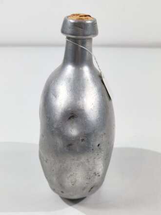 Russland 1.Weltkrieg, Feldflasche M1909 aus Aluminium, datiert 1910, stark gebrauch, keine Löcher.