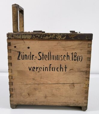 Transportkasten Wehrmacht   "Zünder Stellmaschine 18 ( f ) vereinfacht". Originallack